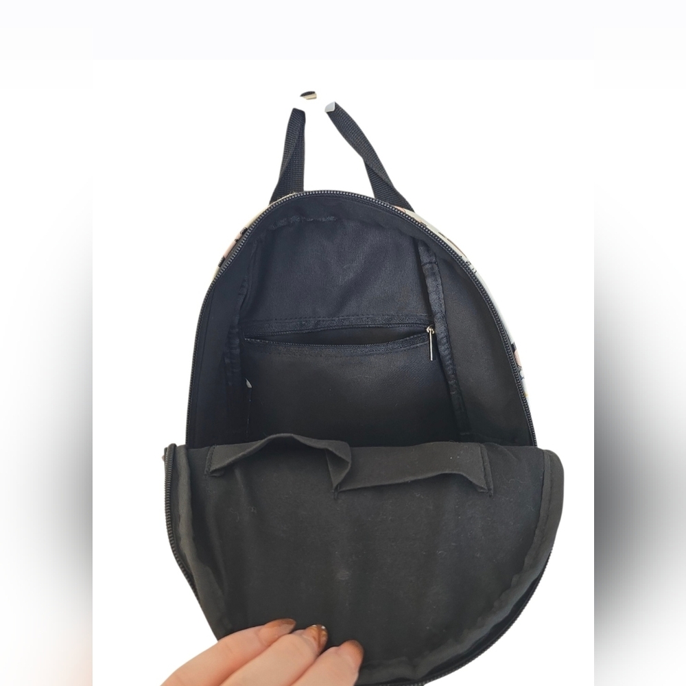 **SOLD**FRIENDS Mini Backpak - Picture 3 of 3